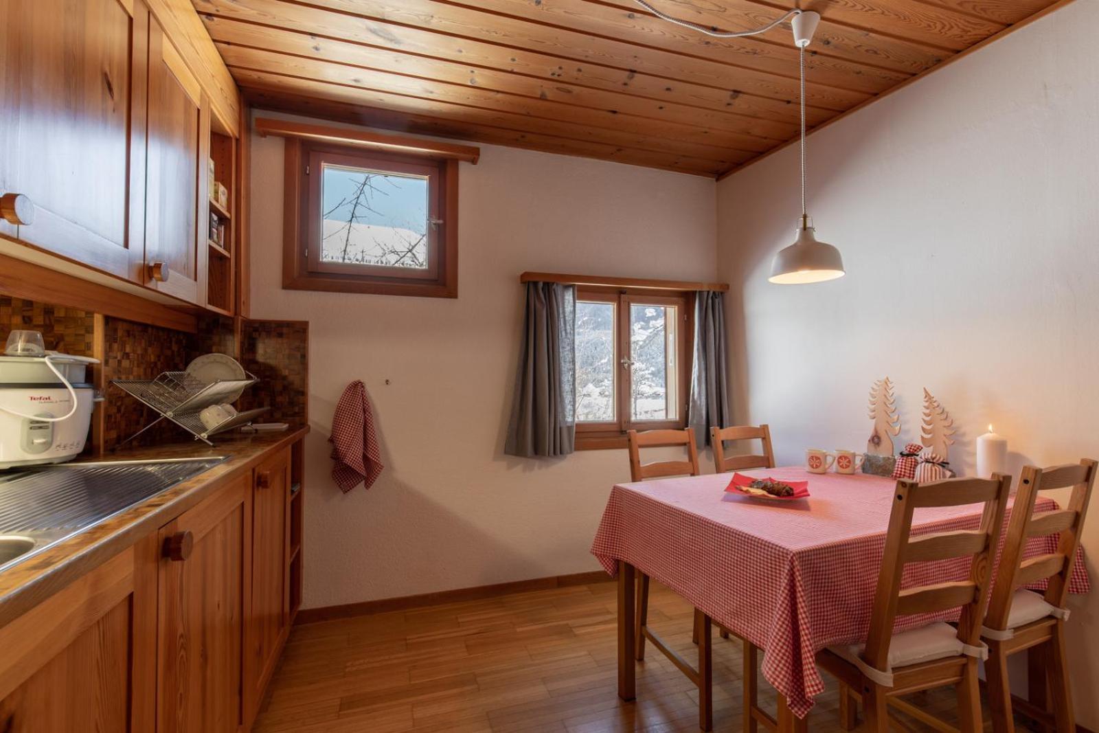 Apartament Chasa Curasch Scuol Zewnętrze zdjęcie